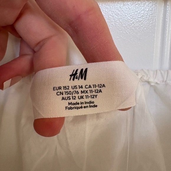 H&M Cream Ruffled Blouse - Picture 2 of 5